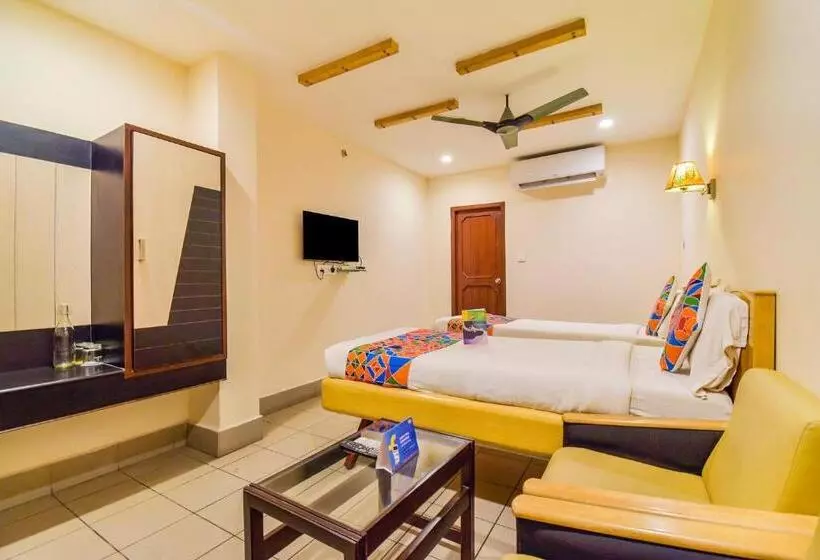 Fabhotel Kinera Comforts Railway Station