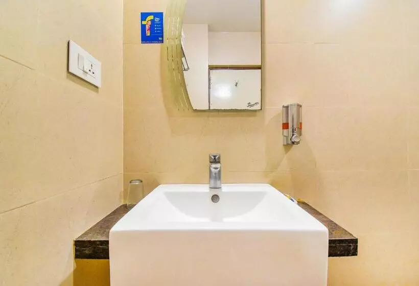 Fabhotel Kinera Comforts Railway Station