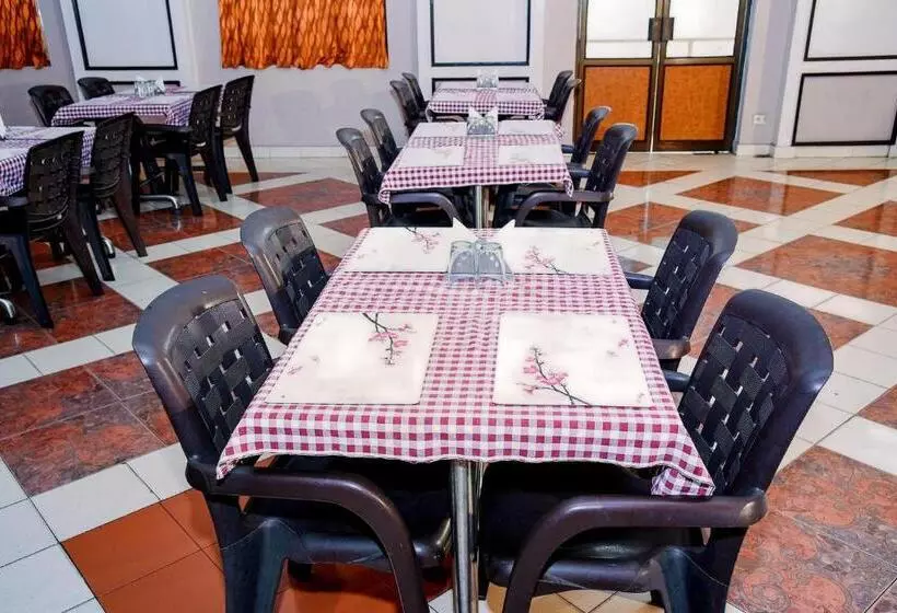 Fabhotel Kinera Comforts Railway Station