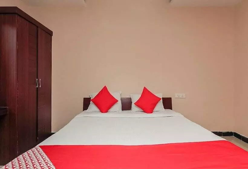 ホテル Collection O Regal Near Iskon Temple , Abids