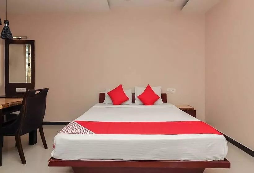 ホテル Collection O Regal Near Iskon Temple , Abids