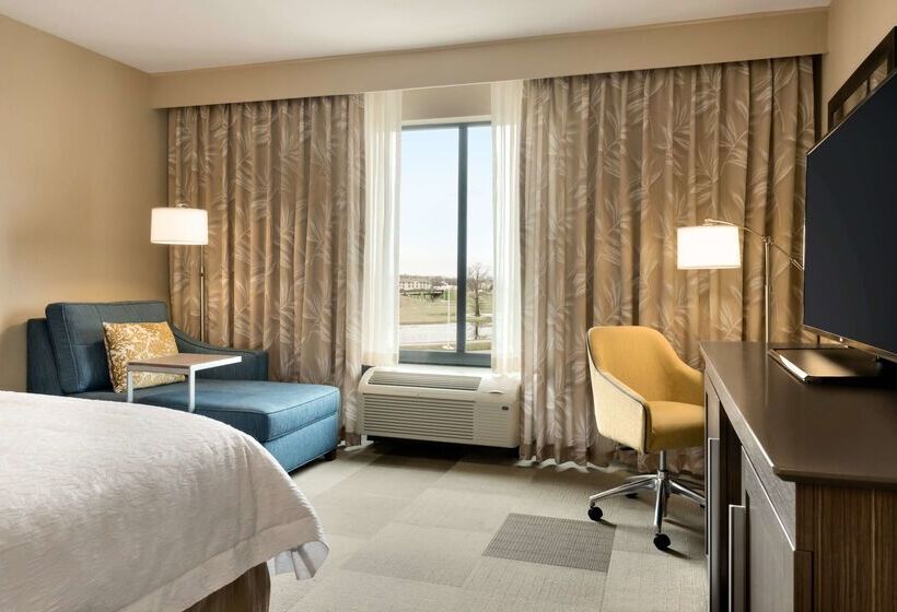 בית מלון כפרי Hampton Inn & Suites Monroe