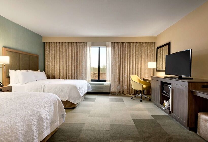 בית מלון כפרי Hampton Inn & Suites Monroe