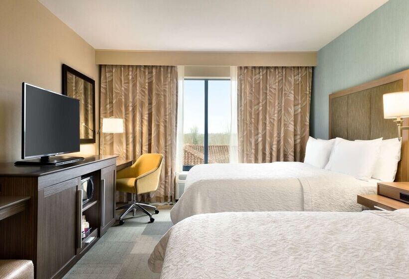 בית מלון כפרי Hampton Inn & Suites Monroe