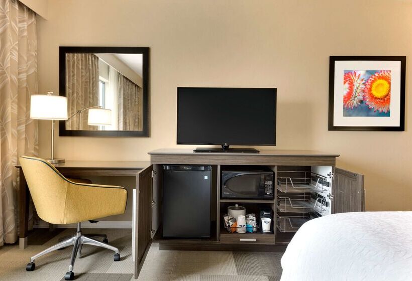 בית מלון כפרי Hampton Inn & Suites Monroe