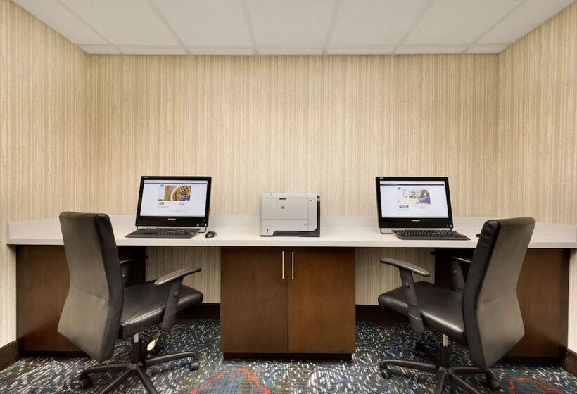 בית מלון כפרי Hampton Inn & Suites Monroe