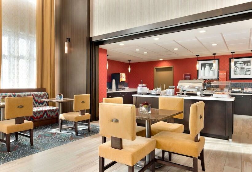 בית מלון כפרי Hampton Inn & Suites Monroe