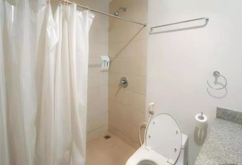 Otel Legreen Suite Pejompongan