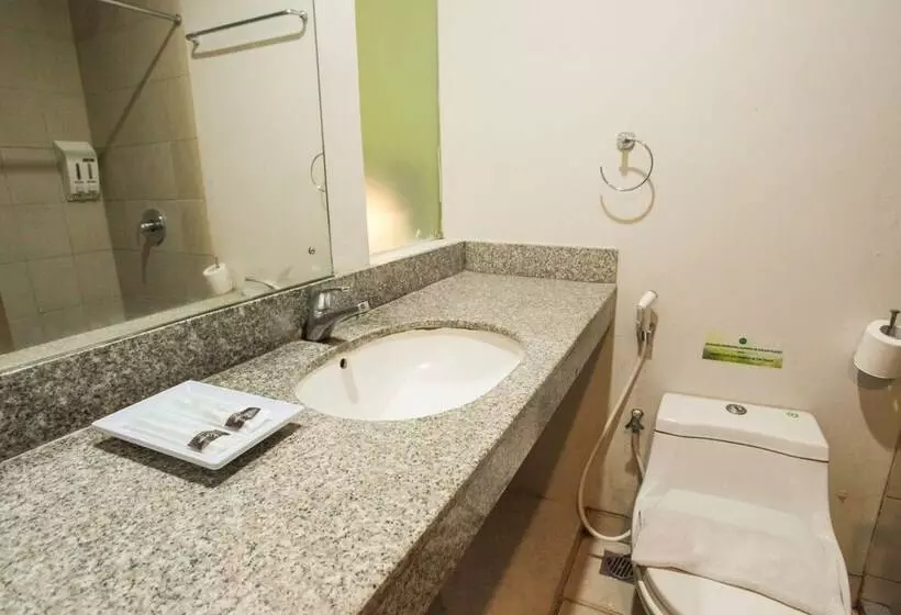 Otel Legreen Suite Pejompongan