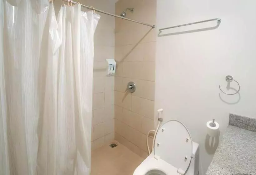 Otel Legreen Suite Pejompongan