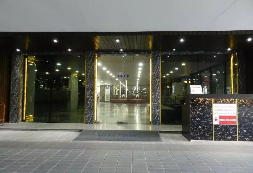 Hotelli Nanatai Suites