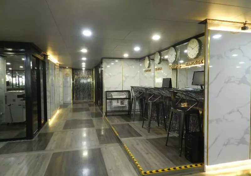 Hotelli Nanatai Suites