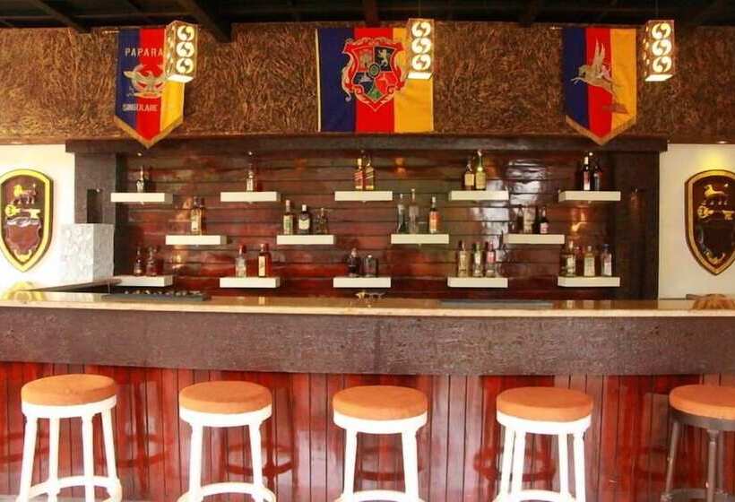 בית מלון כפרי Paparazzi Resort