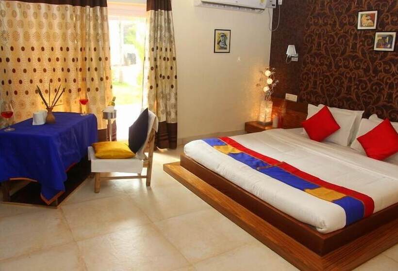 בית מלון כפרי Paparazzi Resort