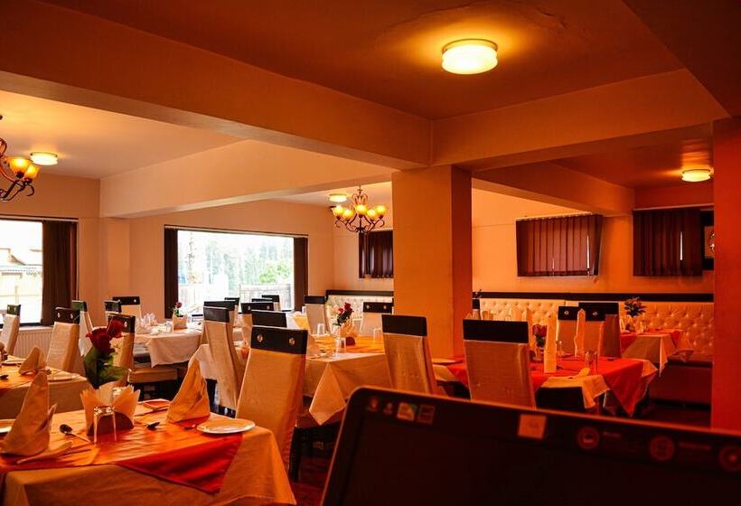 Hotell Pine Spring Resort Gulmarg