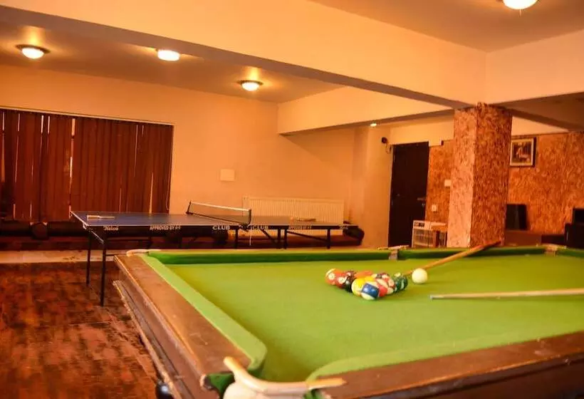 Hotelli Pine Spring Resort Gulmarg