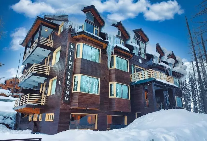 Hotelli Pine Spring Resort Gulmarg