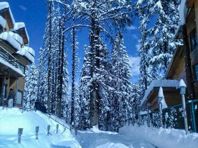 Hotell Pine Spring Resort Gulmarg