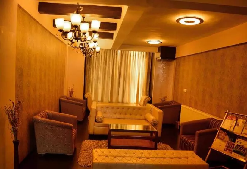 Hotelli Pine Spring Resort Gulmarg