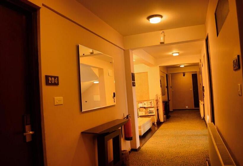 Hotell Pine Spring Resort Gulmarg