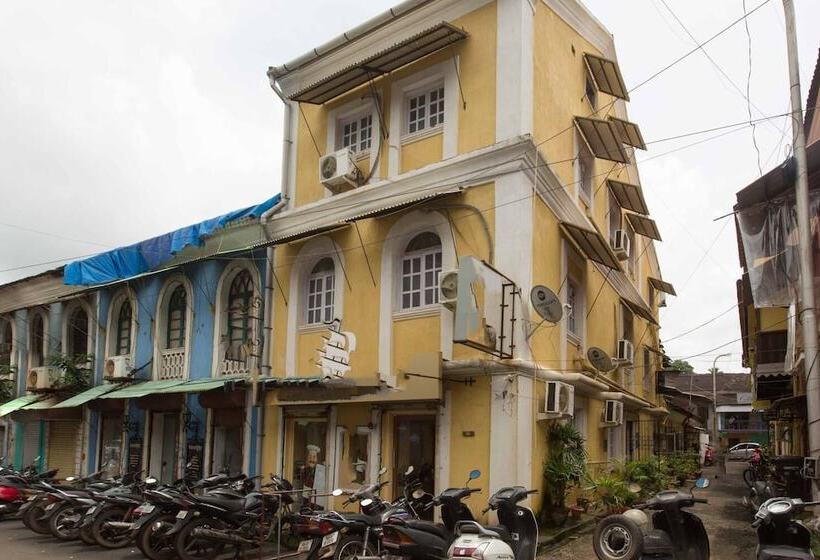 Hotell The Caravela Homestay