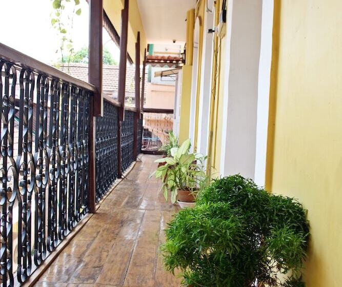 Hotel The Caravela Homestay