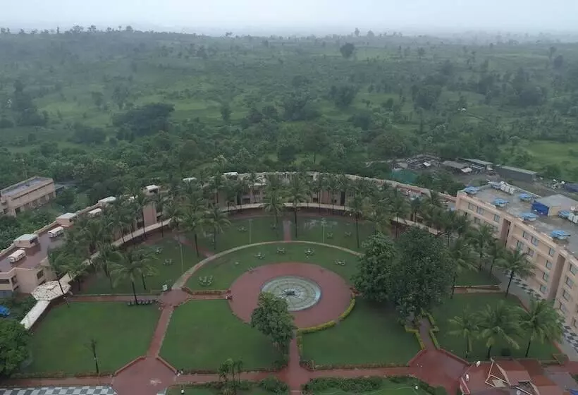 فندق Treat Resort Silvassa