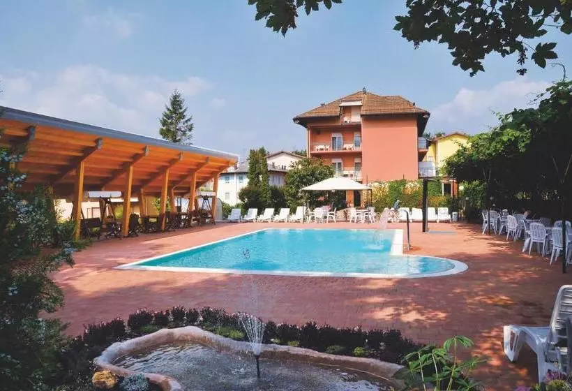 هتل Villa Flora