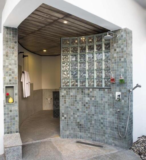 فندق Xandari Pearl Beach Resort