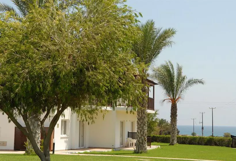 Maistros Hotel Apartments & Bungalows