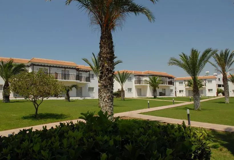 Maistros Hotel Apartments & Bungalows
