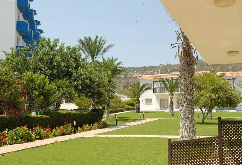 Maistros Hotel Apartments & Bungalows