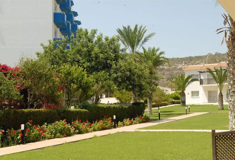 Maistros Hotel Apartments & Bungalows