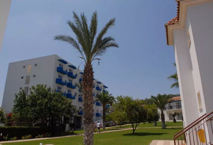 Maistros Hotel Apartments & Bungalows