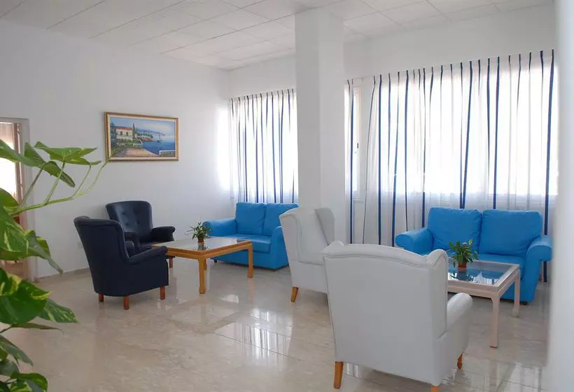 Maistros Hotel Apartments & Bungalows