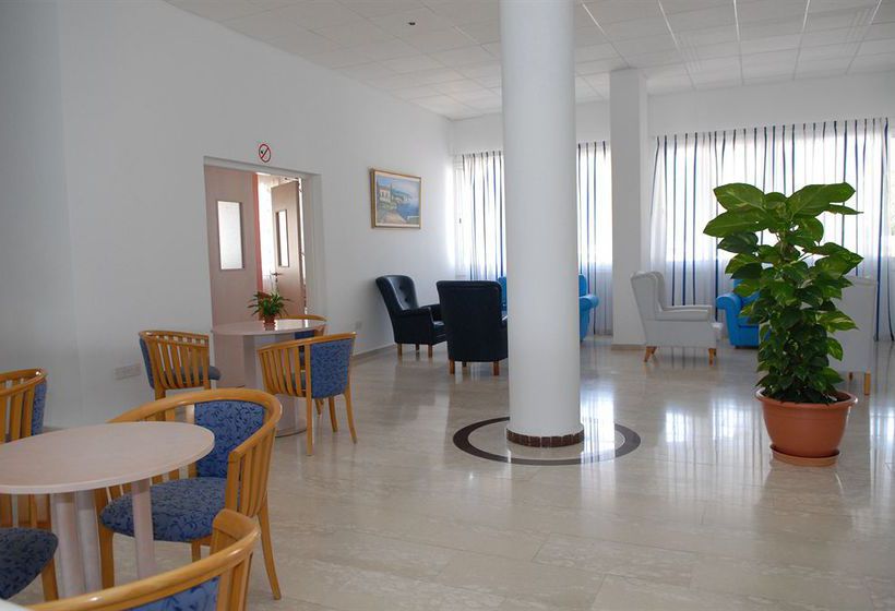 Maistros Hotel Apartments & Bungalows