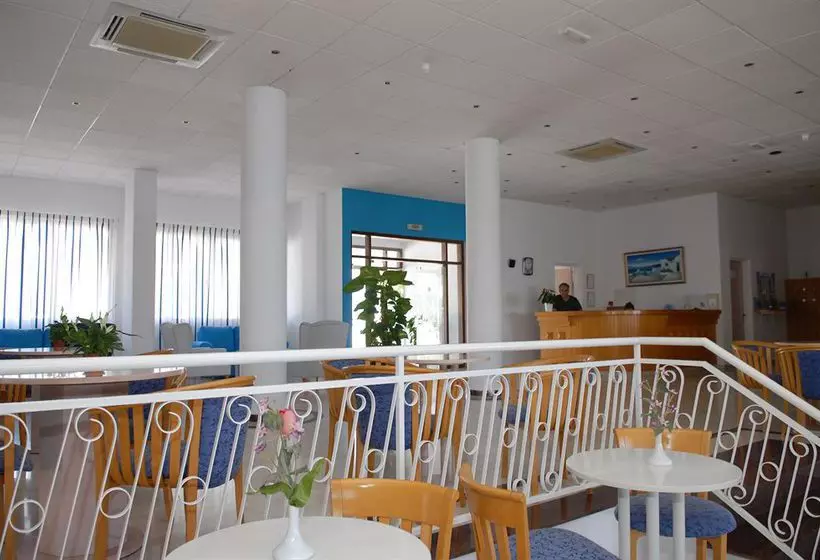 Maistros Hotel Apartments & Bungalows