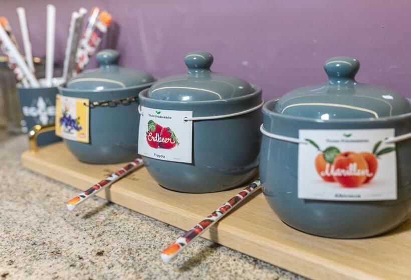 تختخواب و صبحانه Pension Zimpasser