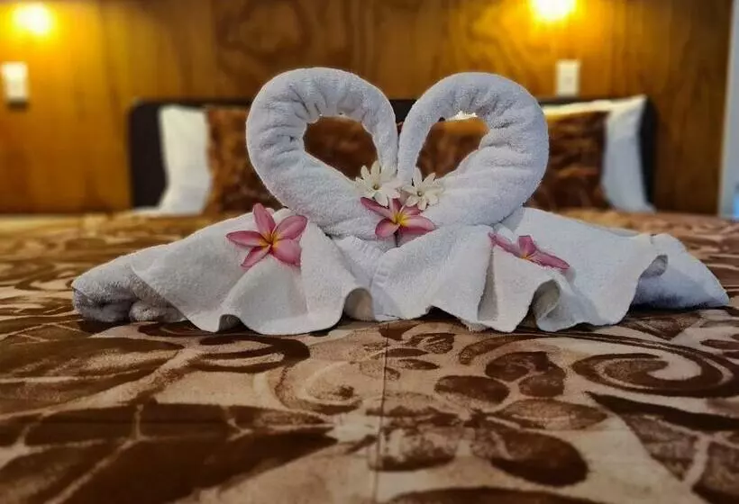 مُتل Sunny Beach Bungalows   Aitutaki