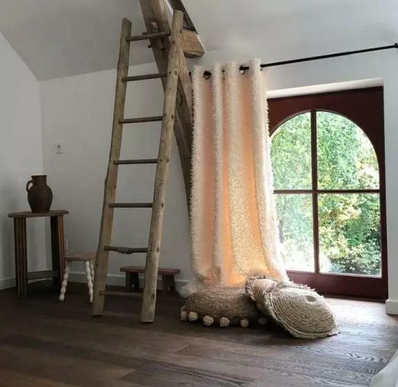 ペンション Le Domaine Du Petit Tertre   Spa En Exterieur