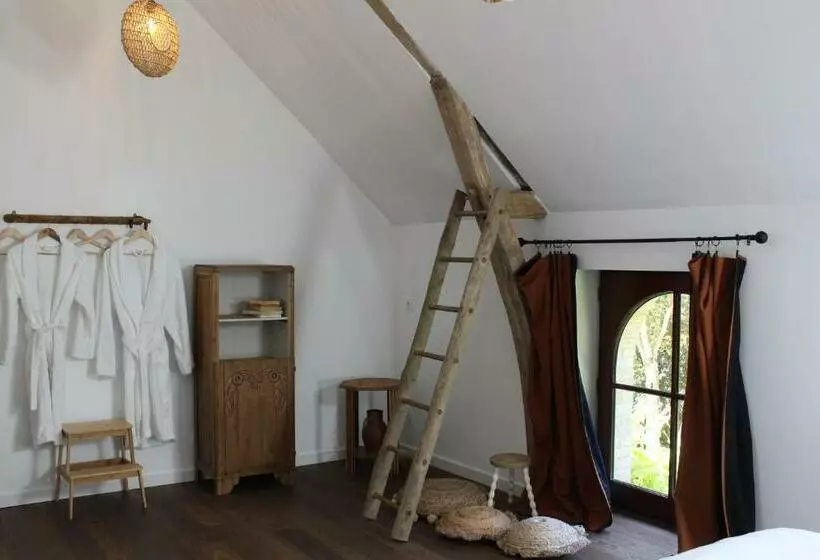 ペンション Le Domaine Du Petit Tertre   Spa En Exterieur
