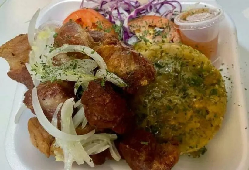 پانسیون Naniqui Cottage   Only Adults  Parking Golf Car Only