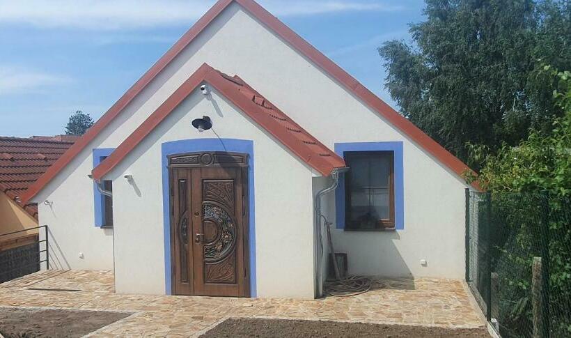 Пансион Vinný Sklep A Penzion U Bobule