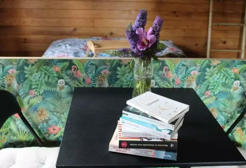 ベッドアンドブレックファースト Au Coucher Du Soleil, Chalet Avec Jacuzzi Et Sauna