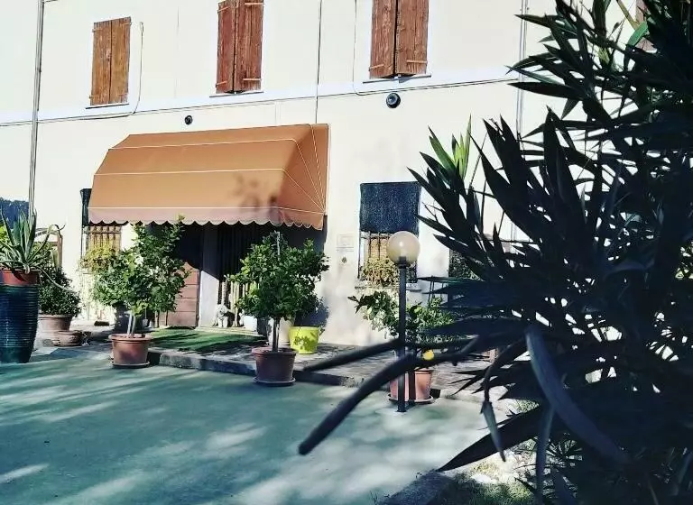 Hotelli Agriturismo Corte Matiola