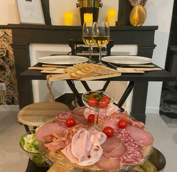 Отель Les Lodges Du Quereux