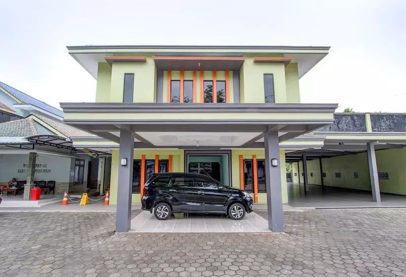 Hotelli Oyo 91748 Wisma Pkpri Purworejo