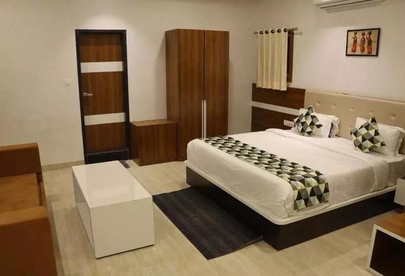 ホテル Shree Govindam Inn