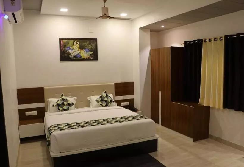 ホテル Shree Govindam Inn