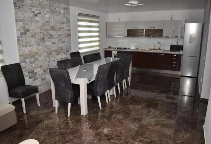 Majatalo Casa Dumitru 2